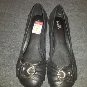 New in box women's size 10 shoes